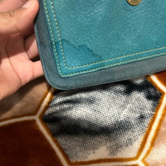 Coach Vintage Teal Leather Wristlet with Gold Accent - Picture 5 of 7